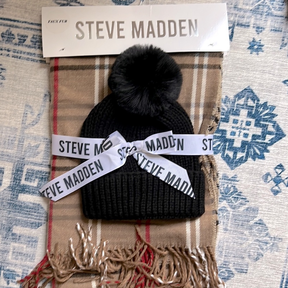 Steve Maddden Scarf and Beanie Set